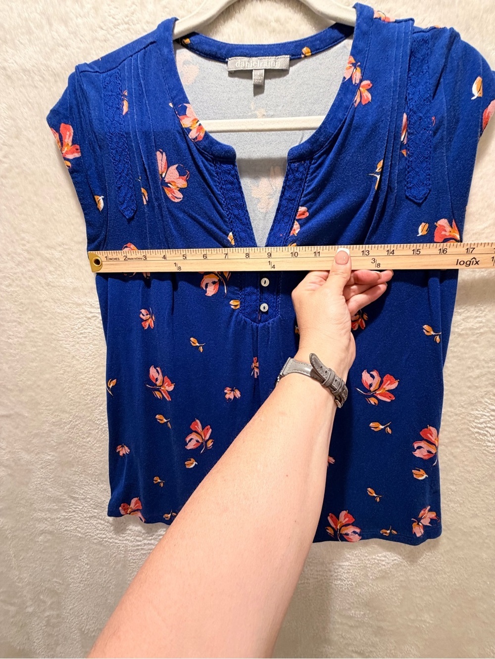 Daniel Rainn Floral Blouse Blue Lace Trim Stretch Knit Top Small - Picture 10 of 11